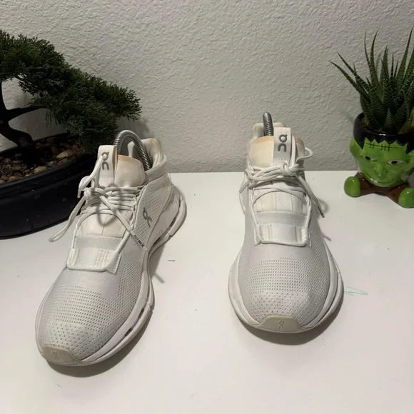 On Running White CloudTec Shoes - Picture 5 of 5